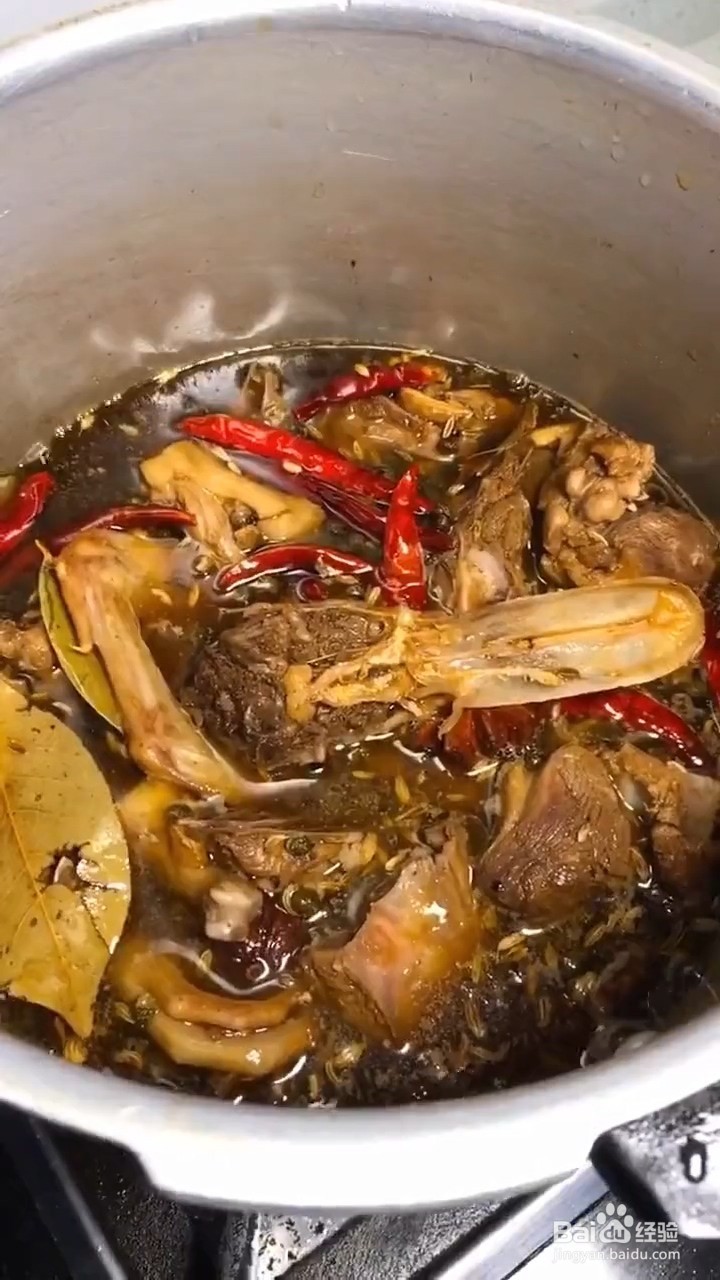如何在家自制美味的啤酒鸭