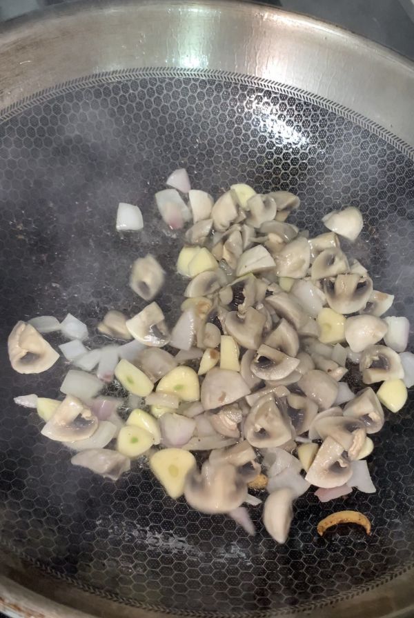 黑椒口蘑牛肉条