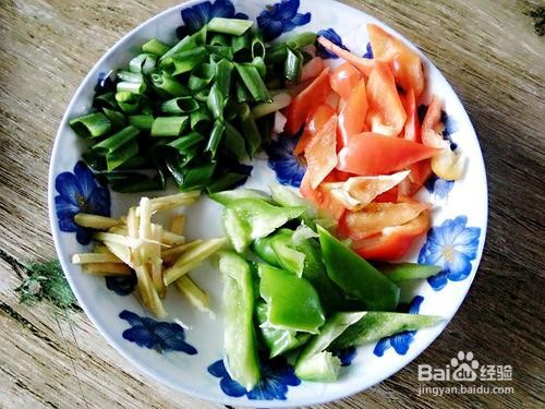 双椒炒鸡心怎么做