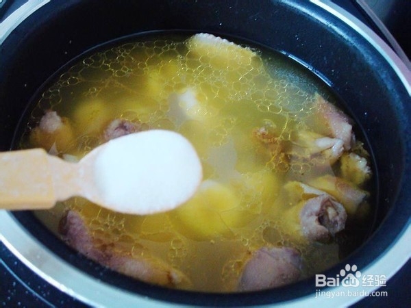 电饭煲荸荠炖鸡的做法步骤