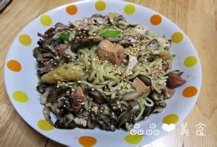 罐头食品做美食——鸡肉蘑菇炒面