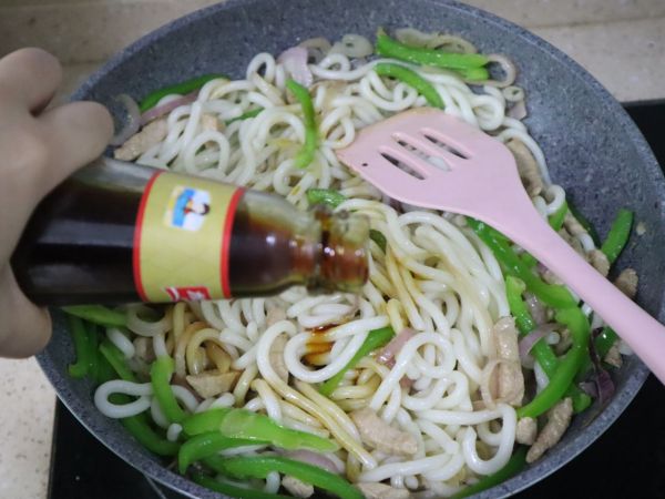 青椒肉丝炒乌冬