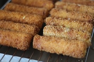 如何制作火腿芝士卷