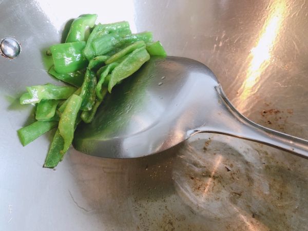 青椒炒山药肉片