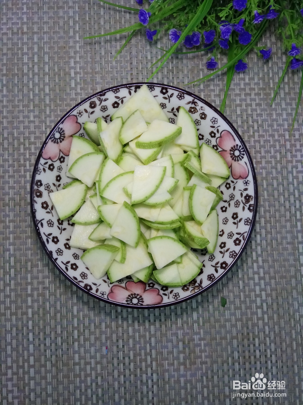 西葫芦炒火腿的美味做法