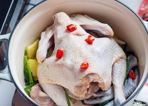 如何制作美味好吃的葱油鸡