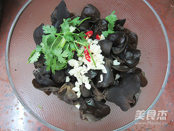 凉拌木耳的做法