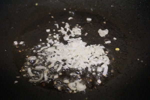 橄榄菜秋葵炒饭