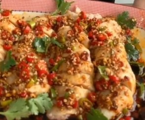 如何做香辣凉拌鸡腿呢