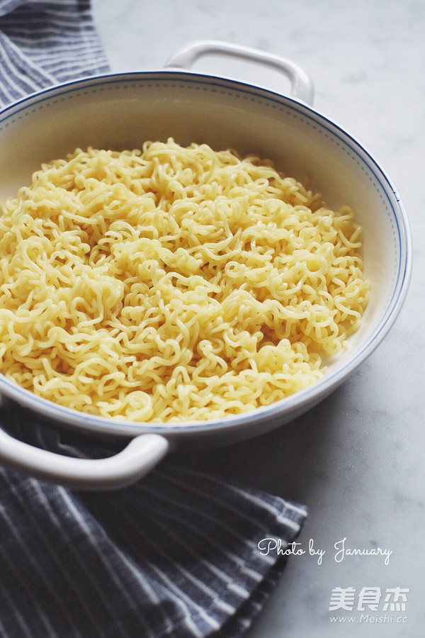 虾仁拌面的做法