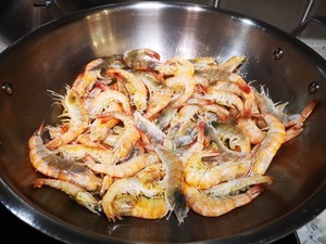 好吃的油焖虾制作过程