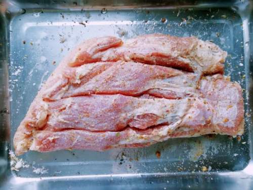 脆皮烧腩仔荔枝皮烧猪肉