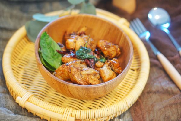 虽然不是正宗台式三杯鸡