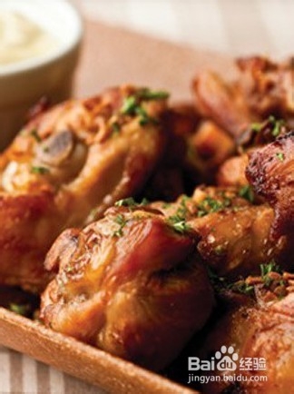 大蒜罗勒酱煎鸡块