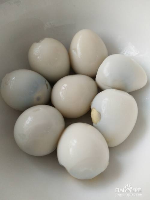 怎样做芹菜丁炒鹌鹑蛋？