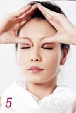 简单遮瑕 立竿见影去眼袋的方法