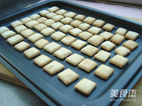 牛奶方块小饼干