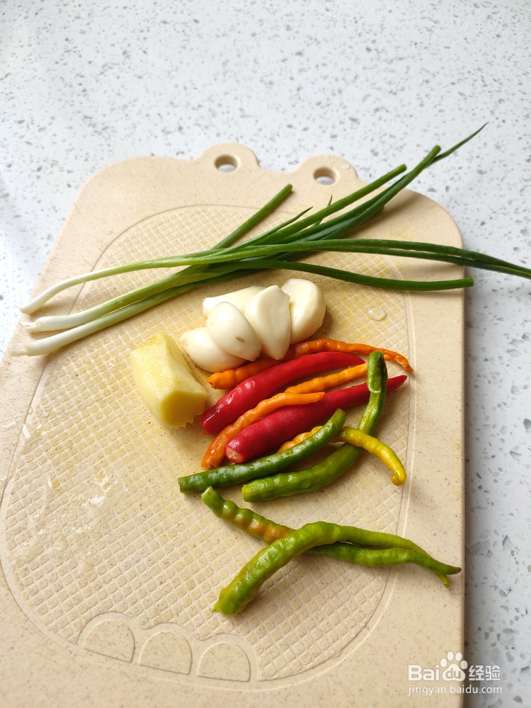 新手简单做爆炒小河虾