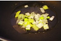 挑逗味蕾炖酸菜的做法