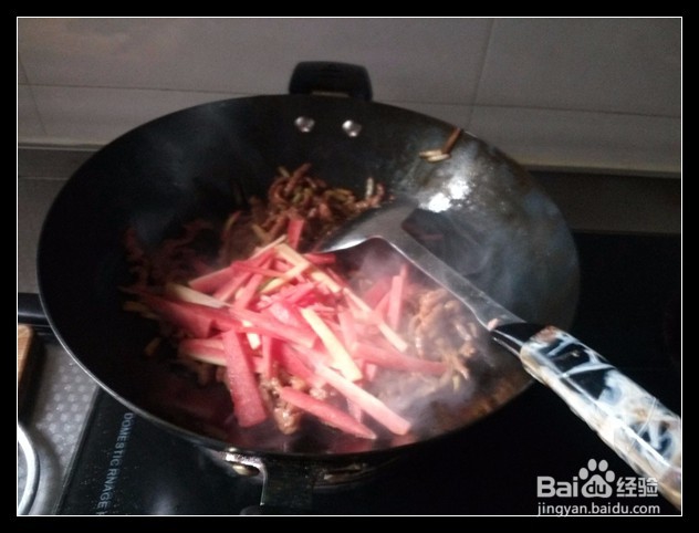 如何做家常小菜——牛肉丝炒胡萝卜