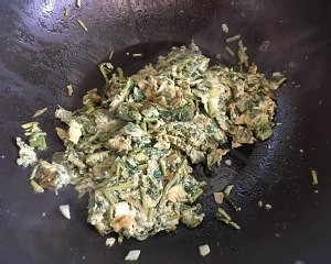 养生食补香椿芽炒鸡蛋的做法
