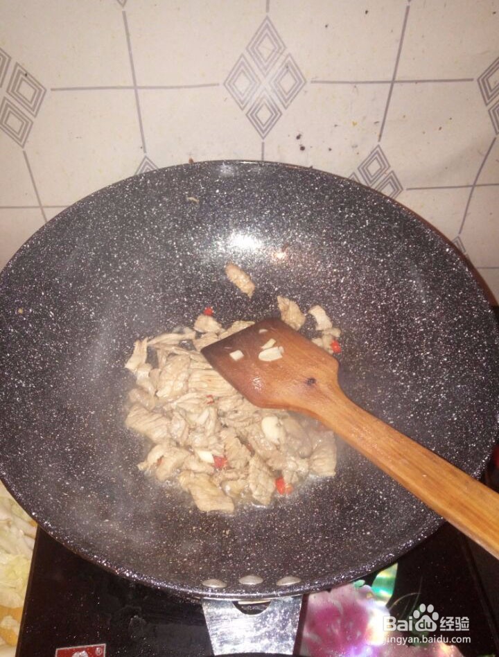 白菜炒牛肉的简单做法