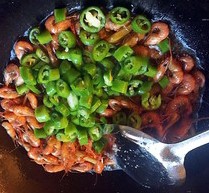 小炒河虾的小窍门