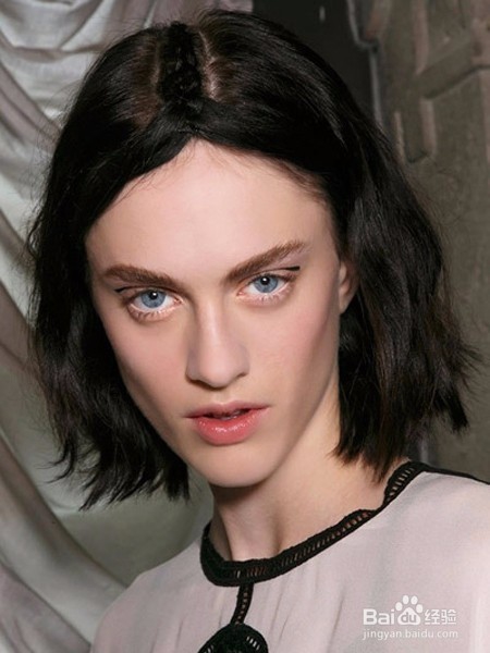 推荐发型:时尚百搭的中短卷发