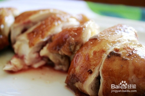 色泽鲜亮 嫩滑可口的豉油鸡