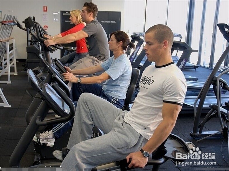 经常到健身房健身有什么好处?