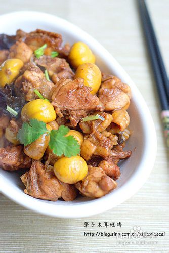 春季一道不可不尝的养生菜——栗子木耳烧鸡
