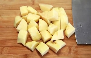 红烧排骨土豆的做法