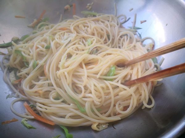 蔬菜味噌炒意面