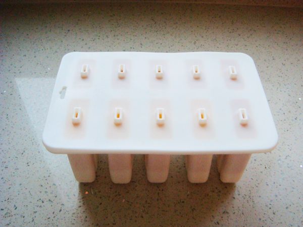 #《风味人间》美食复刻大挑战#芒果酸奶冰棒