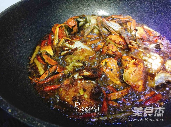 六月黄油爆香辣蟹