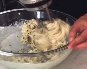 无敌好吃的黄油香葱酥饼制作教程