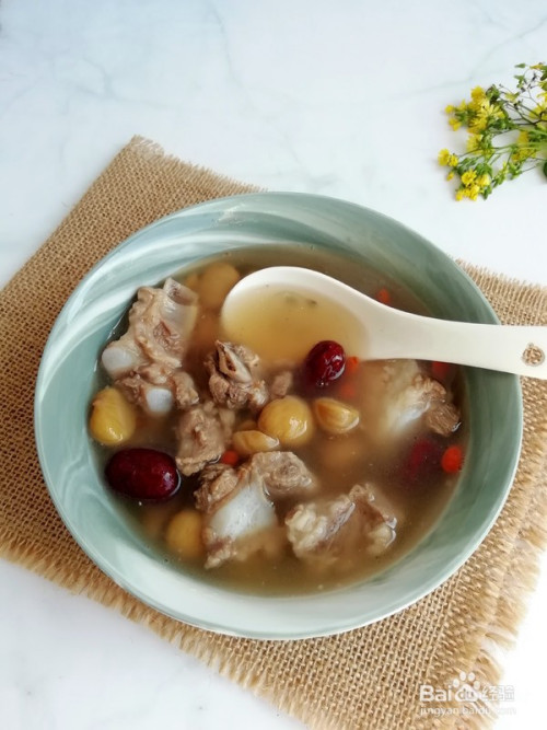 板栗炖排骨的做法