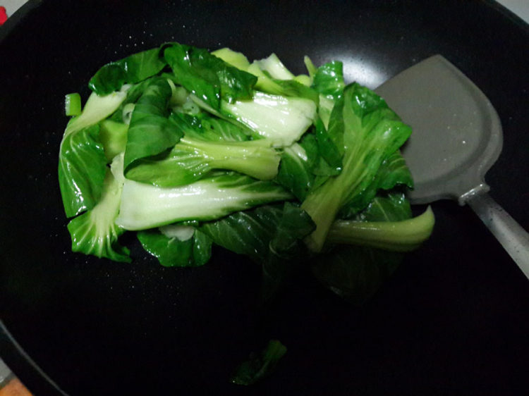 素炒油菜，素食者眼中的美味佳肴