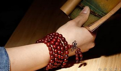 小叶紫檀三通怎么穿