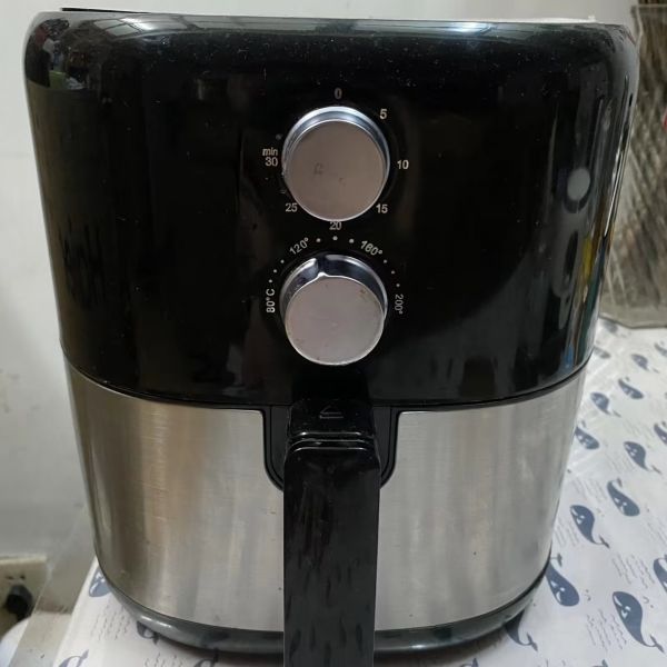 青花椒盐风味三文鱼蔬菜沙拉空气炸