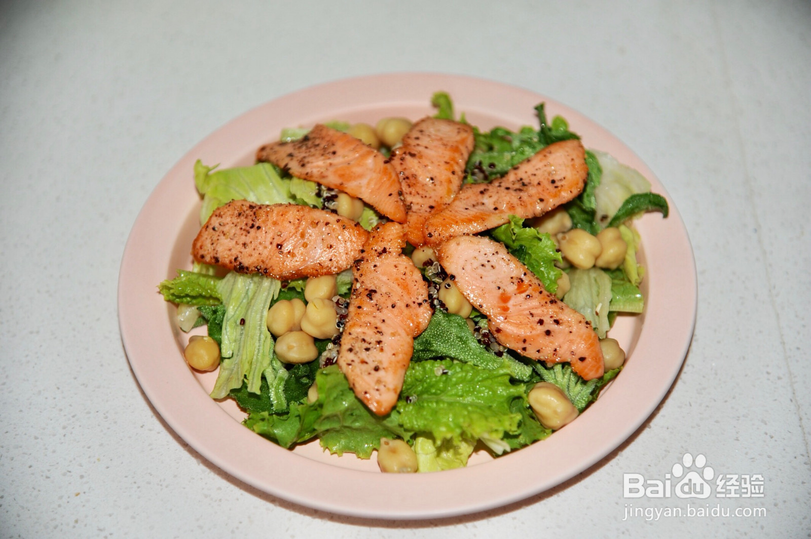 三文鱼藜麦沙拉的做法