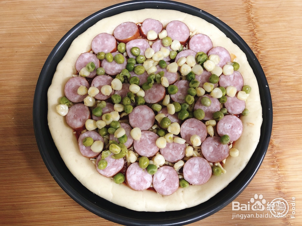 家常做法的蘑菇烤肠披萨