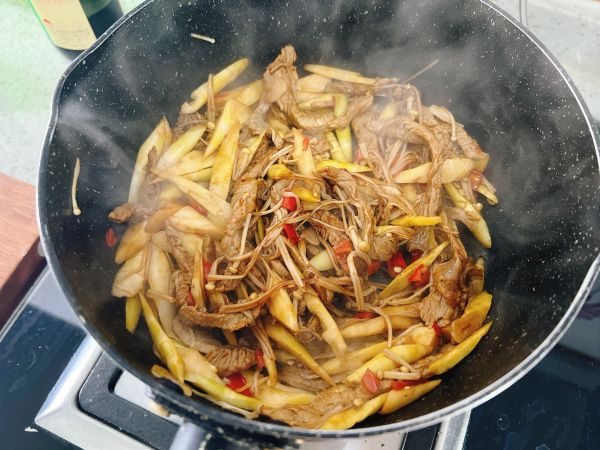 剁椒笋尖炒牛肉