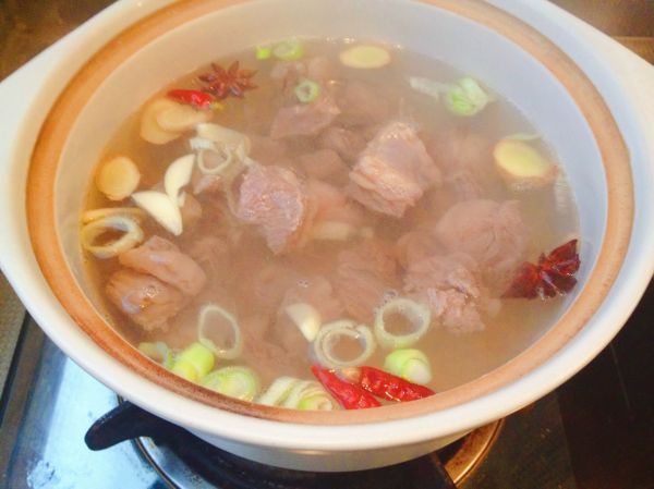 土豆胡萝卜炖牛腩