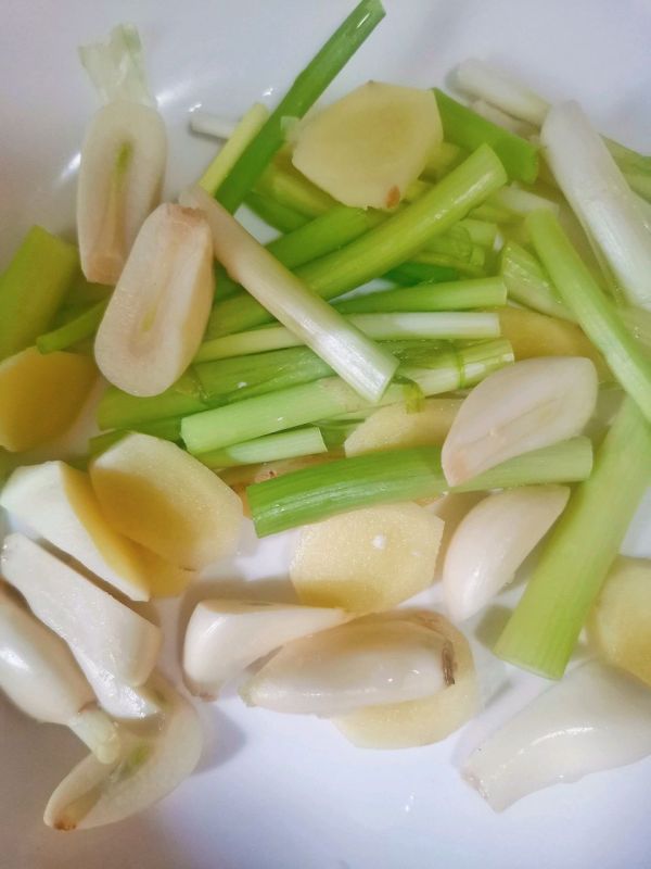 红烧鱼籽鱼泡炖豆腐