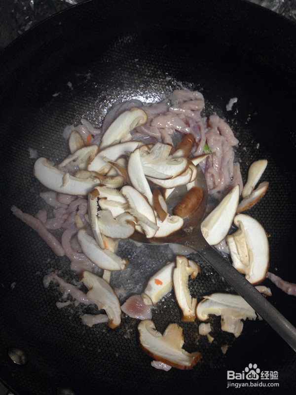 #过年# 鱼香肉丝的做法