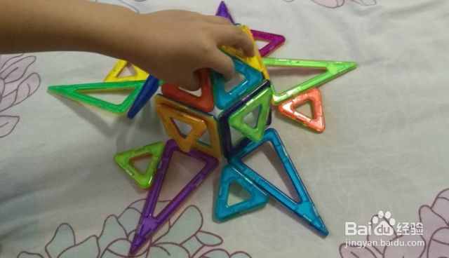 磁力片立体拼图用磁力片如何拼成太空船（磁力片怎么拼搭）[图]