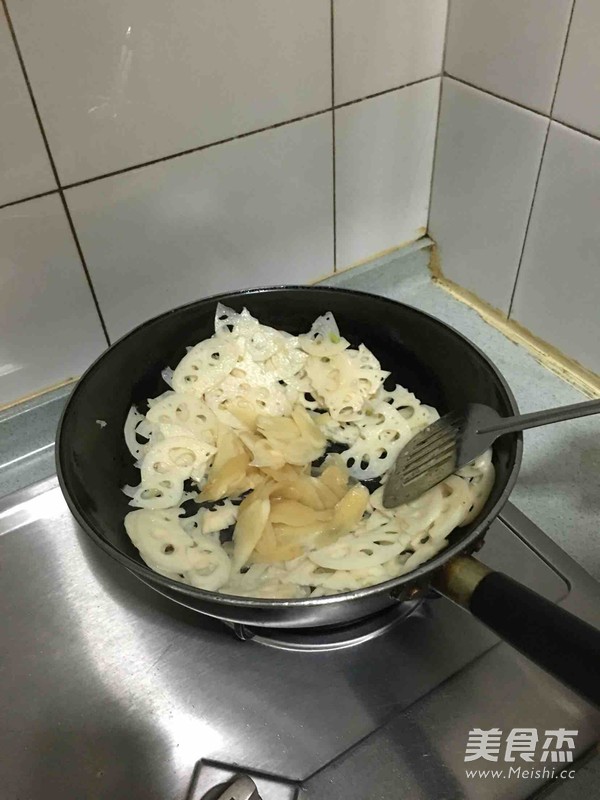 泡姜藕片的做法