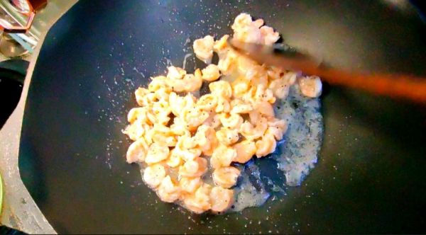 虾仁炒鸡蛋家常