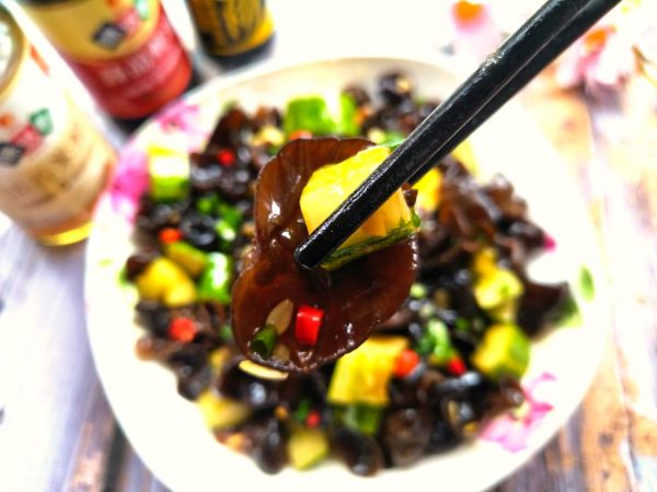 凉拌黄瓜黑木耳